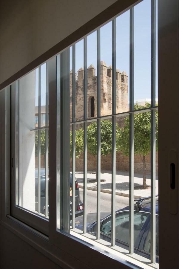 Murallas De Sevilla Apartamento Con Garaje 4 Pax Buitenkant foto